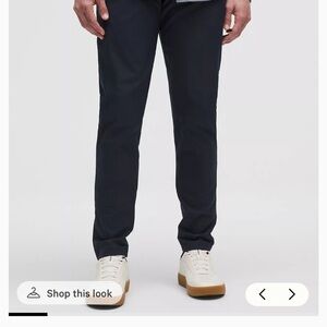 ABC Slim-Fit Trouser 32
Smooth Twill